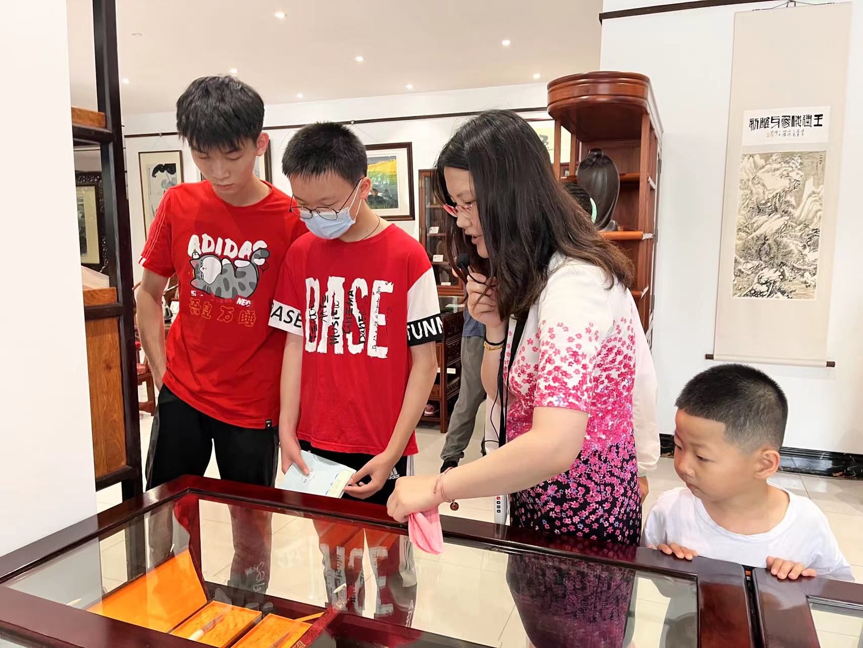 1656406190553003.jpg 0889b583ae7570bfaa06f3dec4c7ee1.jpg